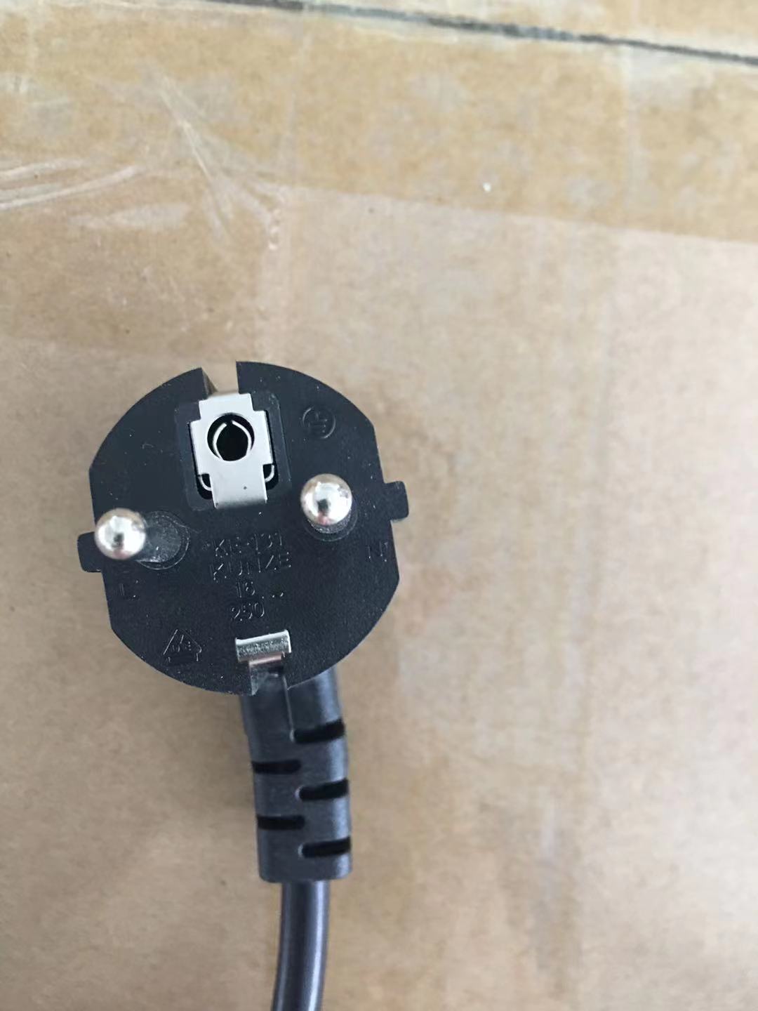 220V-EU-Plug